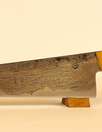 Grand éminceur, sandwich vieux fer C70, manche laiton ebene et buis couteau artisanal forgé la forge de l'arbre flamboyant